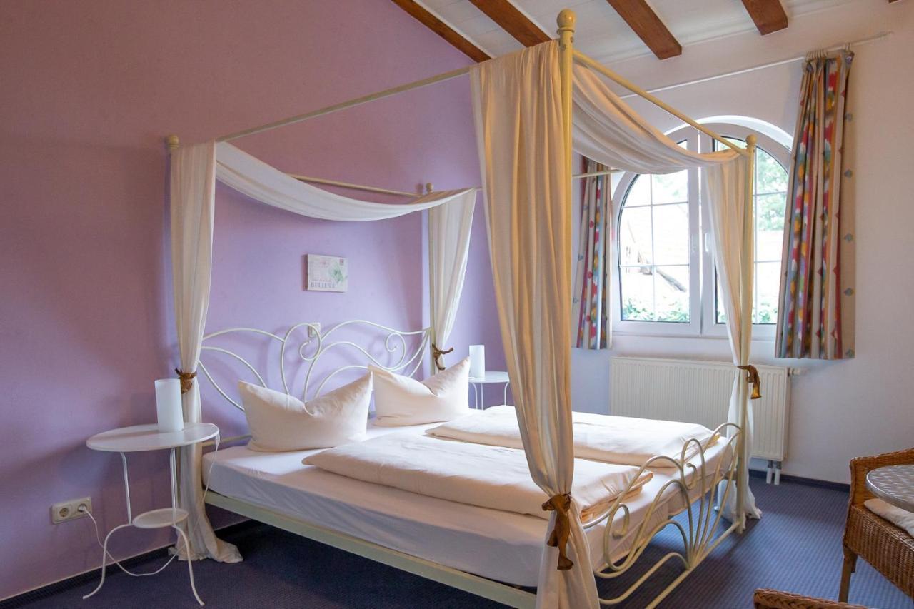 Hotel Schlosshof Dolgesheim Bagian luar foto