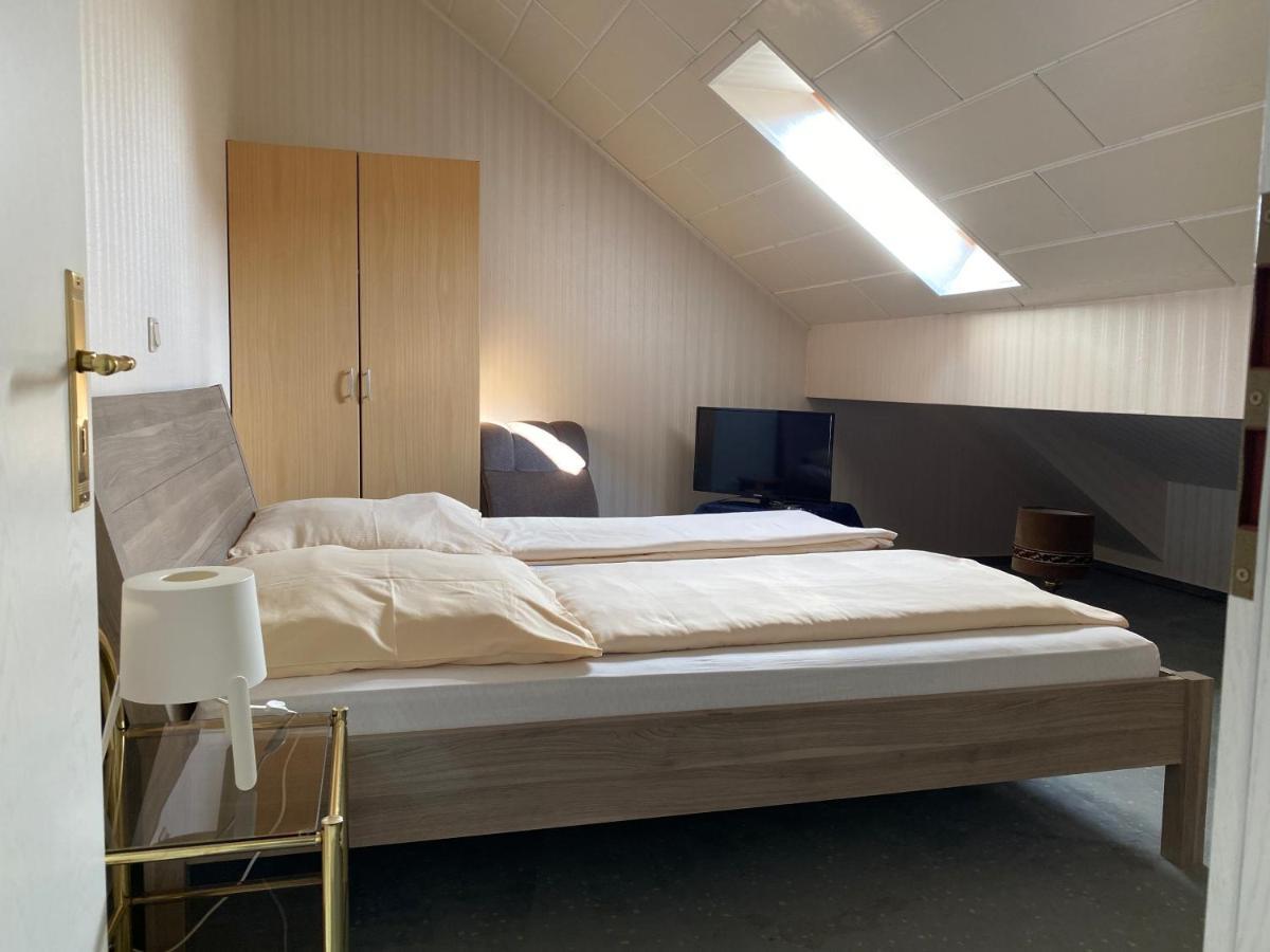 Hotel Schlosshof Dolgesheim Bagian luar foto